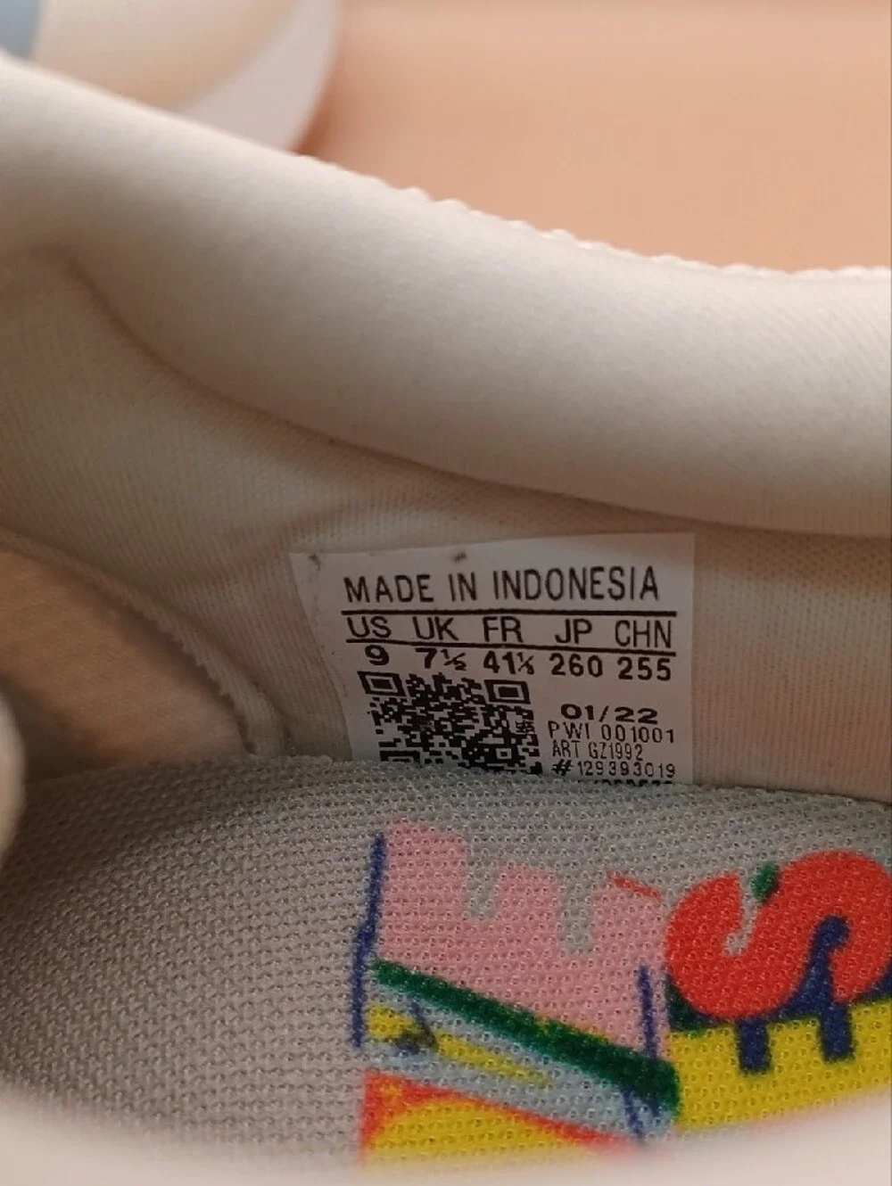 NWOB Adidas Racer TR21 Running Shoes-Cream MultiColor Women Size 9 US GZ1992